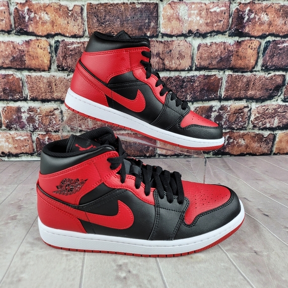 Nike Air Jordan Retro 1 Mid Banned Black Red